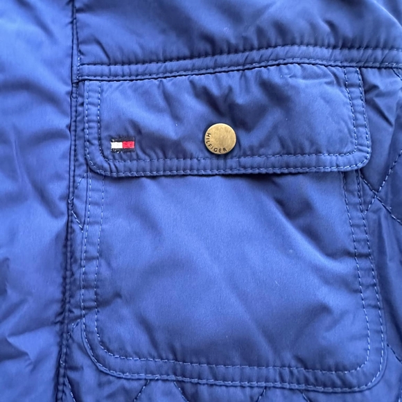 Tommy Hilfiger Sleevless Jacket - Picture 5 of 6